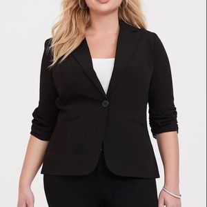TORRID NWT STUDIO BLAZER 3/4 SLEEVE BUTTON FRONT LINED 0686